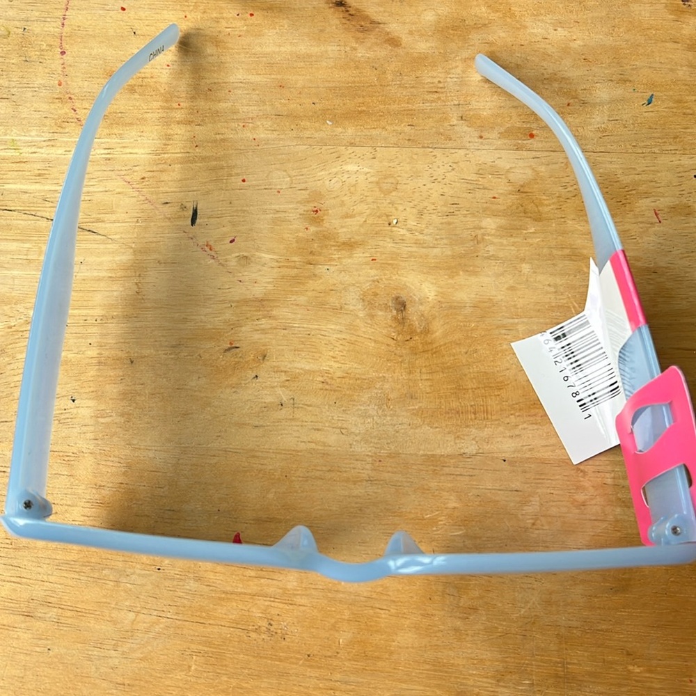 Blue Rectangular Sunglasses With Uv Protection - image 4